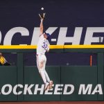 article image - Carter robs Cruz of 3-run HR